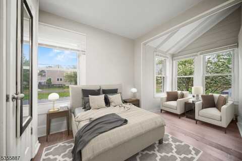 5 Wedgewood Ave, Woodbridge, NJ 07095