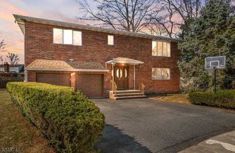 42-00 Debruin Dr, Fair Lawn, NJ 07410