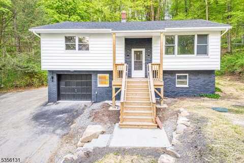 10 Maple Dr, Vernon, NJ 07461
