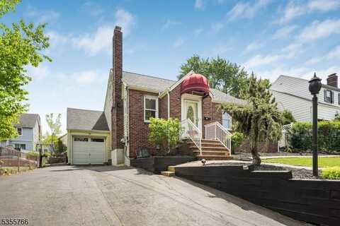 72 Hill St, Belleville, NJ 07109