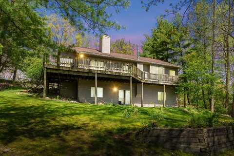 10511 Stoney Point Drive, Delton, MI 49046