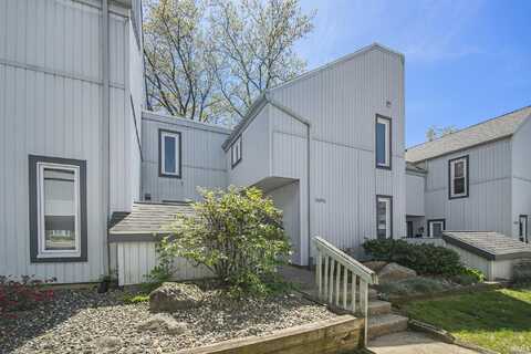 53455 Stoneridge Street, South Bend, IN 46637