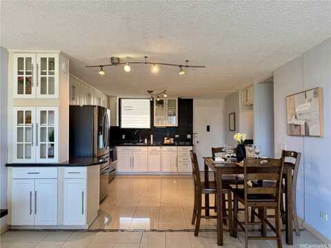 1018 Lunalilo Street, Honolulu, HI 96822