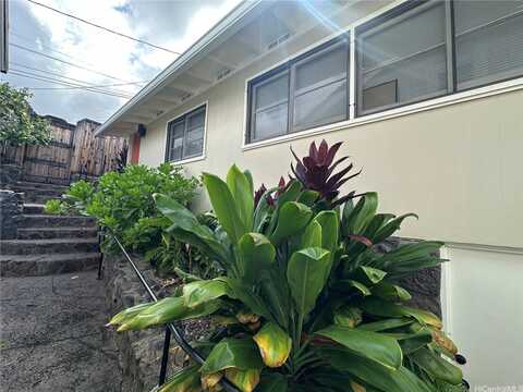 2114 - Ohana Wilder Avenue, Honolulu, HI 96822
