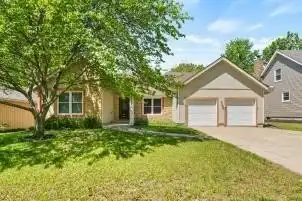 11930 Charlotte Street, Kansas City, MO 64146