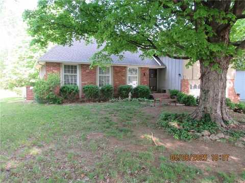 10414 Walrond Avenue, Kansas City, MO 64137