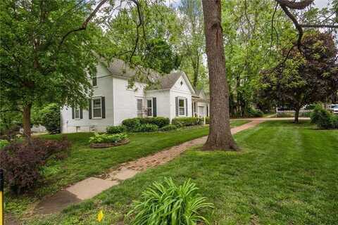 920 Grove Street, Baldwin City, KS 66006