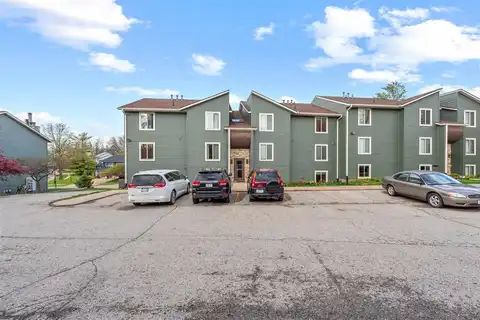 1705 Lynncrest Dr, Coralville, IA 52241