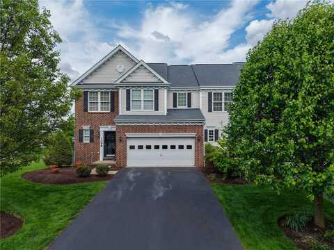 1098 Bayberry Dr, Strabane, PA 15317