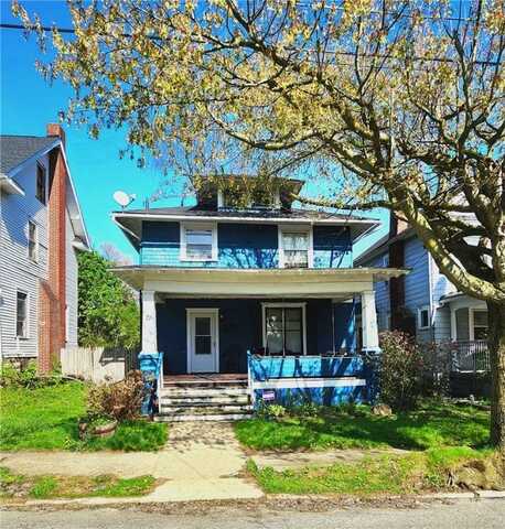 71 Woodrow Ct, Sharon, PA 16146