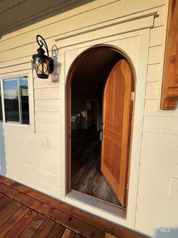 2055 S Locust Grove Road, Meridian, ID 83642