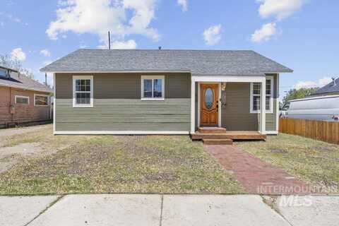 418 E 4th St, Emmett, ID 83617