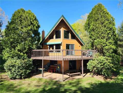 374 Latonka Drive, Jackson, PA 16137