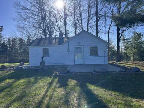 2555 W Thumb Lake Road, Vanderbilt, MI 49795
