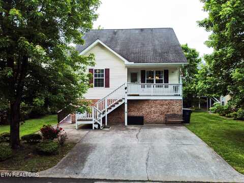 737 Plantation Drive, Pigeon Forge, TN 37863