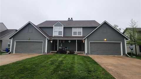 629/631 NE Swann Circle, Lees Summit, MO 64086
