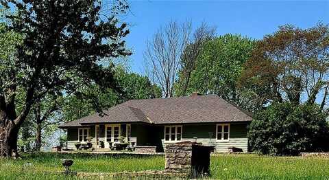 910 Taylor Street, Maysville, MO 64469