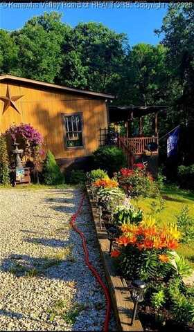 13 Trails End, Cross Lanes, WV 25313