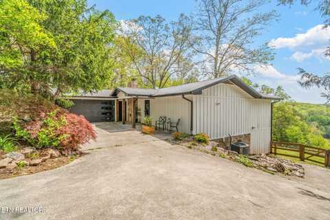 902 & 908 Skyline Drive, Harriman, TN 37748