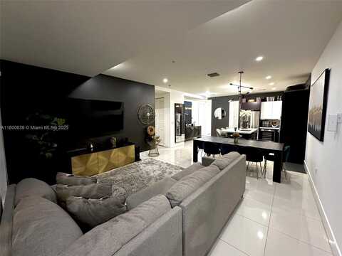 10260 NW 63rd Ter, Doral, FL 33178