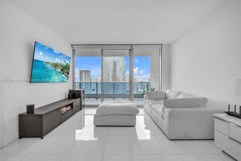 200 Biscayne Boulevard Way, Miami, FL 33131