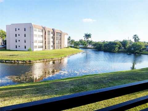 10442 Sunrise Lakes Blvd, Sunrise, FL 33322