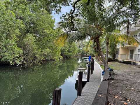 1860 Venice Park Dr, North Miami, FL 33181