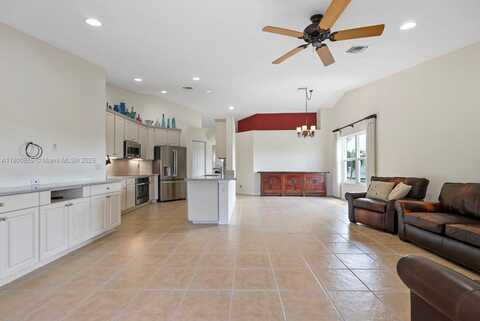 6893 Sterling Greens, Naples, FL 34104