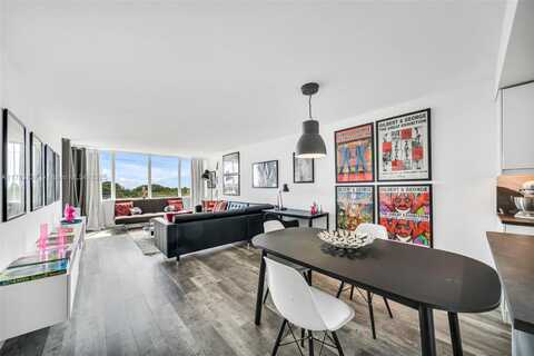 8233 Harding Ave, Miami Beach, FL 33141