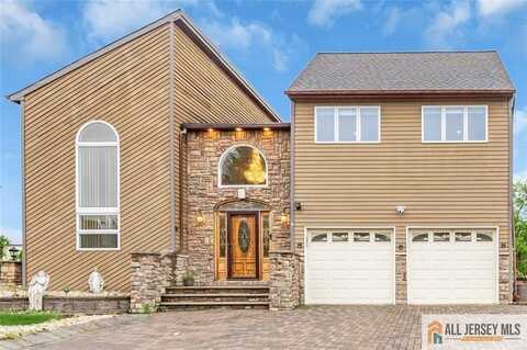 10 Signal Court, Brunswick Gardens, NJ 08810
