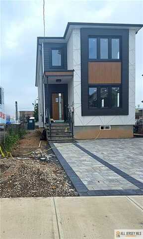 374 Oak Street, Perth Amboy, NJ 08861
