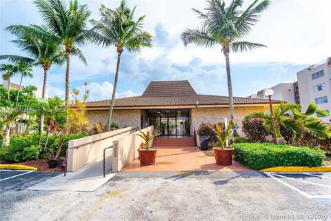 6950 Miami Gardens Dr, Hialeah, FL 33015