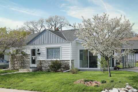 316 W Martin Ln, Milwaukee, WI 53207