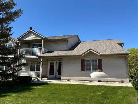 820 Devonshire Ln, West Bend, WI 53090