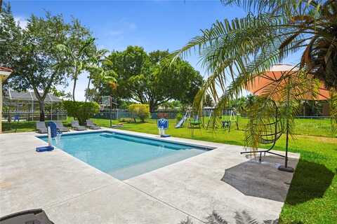 2905 Fairways Dr, Homestead, FL 33035