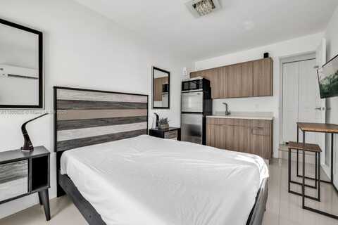 7910 Byron Ave, Miami Beach, FL 33141