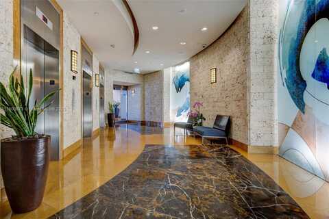801 Brickell Key Blvd, Miami, FL 33131