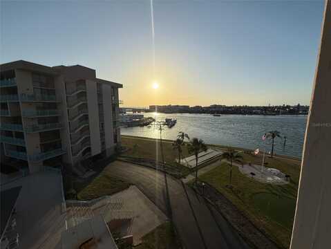 1 KEY CAPRI, TREASURE ISLAND, FL 33706