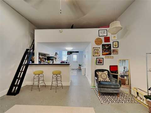 2305 W TEXAS AVENUE, TAMPA, FL 33629