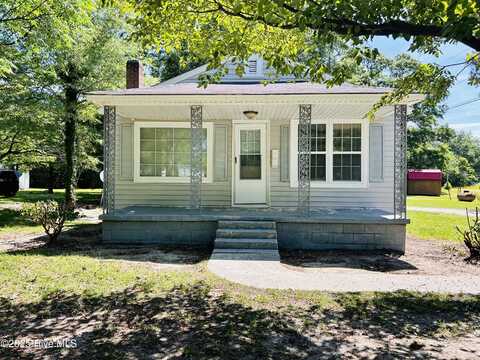 404 N Forbes Street, La Grange, NC 28551
