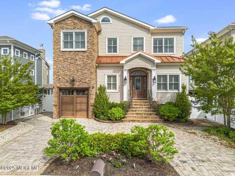 47 Pershing Boulevard, Lavallette, NJ 08735