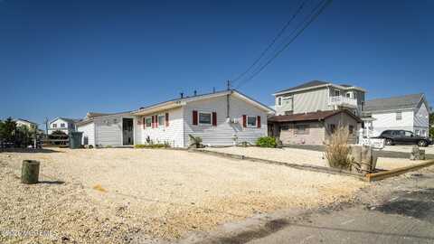 49 W Susquehanna Drive, Little Egg Harbor, NJ 08087