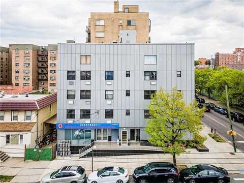 31-47 137th St, Flushing, NY 11354