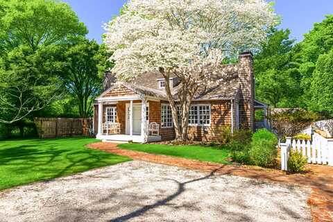 65 Skimhampton Road, East Hampton, NY 11937