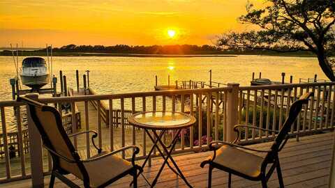 208 Block Lane, Harbor Isle, NY 11558