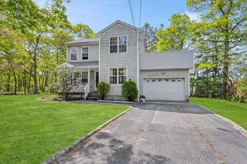 53 Shore Road, Hampton Bays, NY 11946