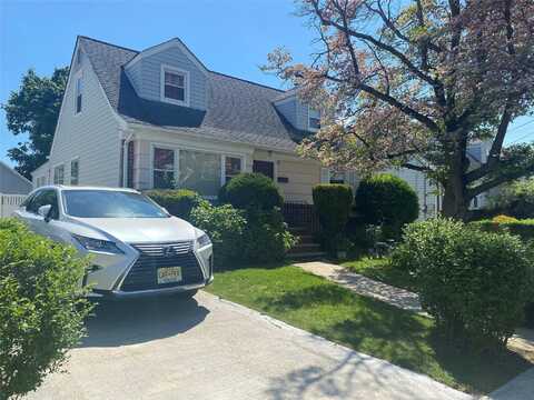204 Beech Street, Valley Stream, NY 11580