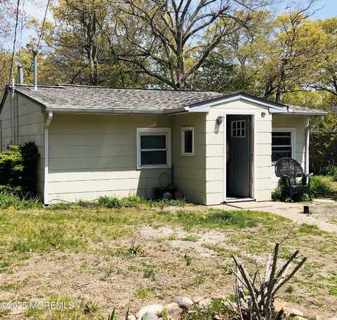 11 Central Avenue Avenue, Waretown, NJ 08758