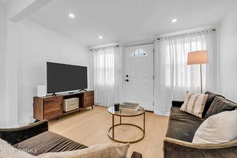163 Seabreeze Avenue, North Middletown, NJ 07748