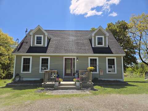14 Twining Road, Winterport, ME 04496